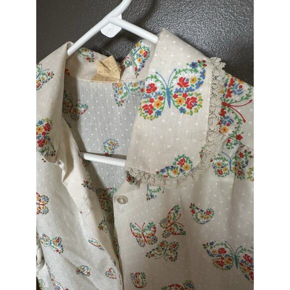 Vintage Shirley of Atlanta White Butterfly Pattern Blouse Size Medium - Picture 5 of 8